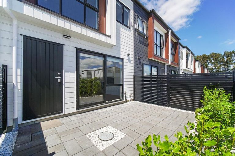 Photo of property in 30 Arapapa Road, Papakura, 2110