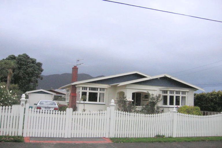 Photo of property in 8 Fuller Grove, Woburn, Lower Hutt, 5010
