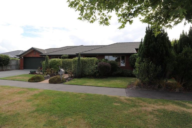 Photo of property in 14 Coolspring Way, Redwood, Christchurch, 8051