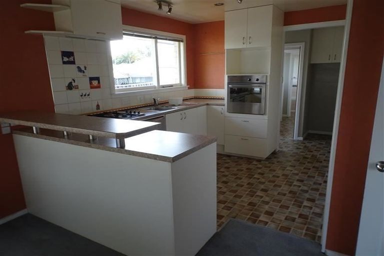 Photo of property in 15 Dunluce Place, Hornby, Christchurch, 8042