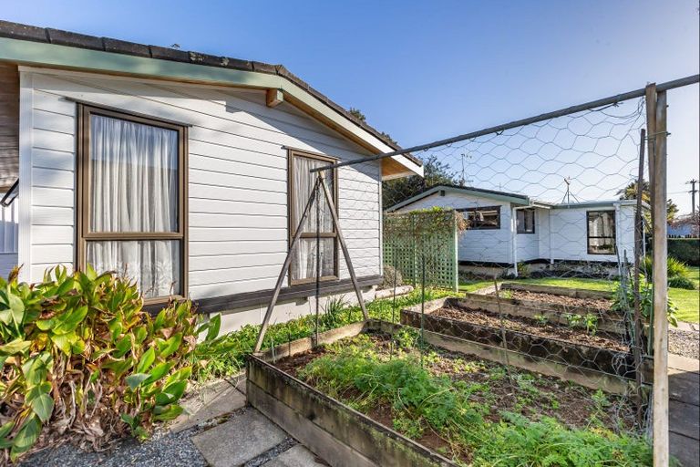 Photo of property in 26 Wakefield Road, Levin, 5571