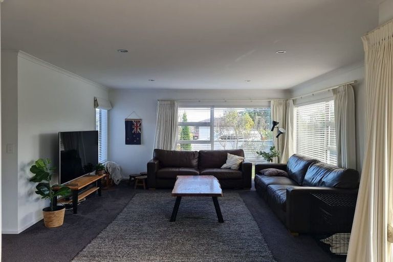 Photo of property in 90a Endeavour Drive, Whitby, Porirua, 5024