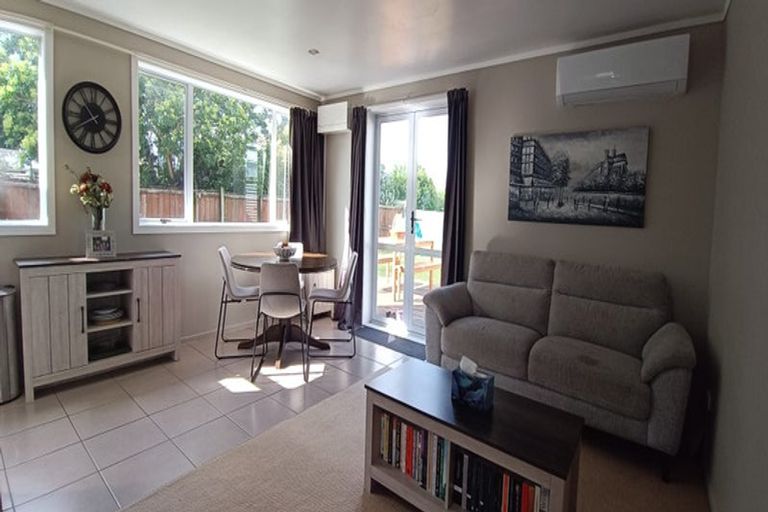 Photo of property in 2/9 Hamilton Road, Papatoetoe, Auckland, 2025