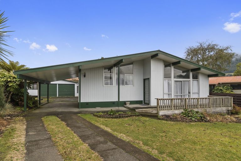 Photo of property in 5 Onyx Place, Pukehangi, Rotorua, 3015