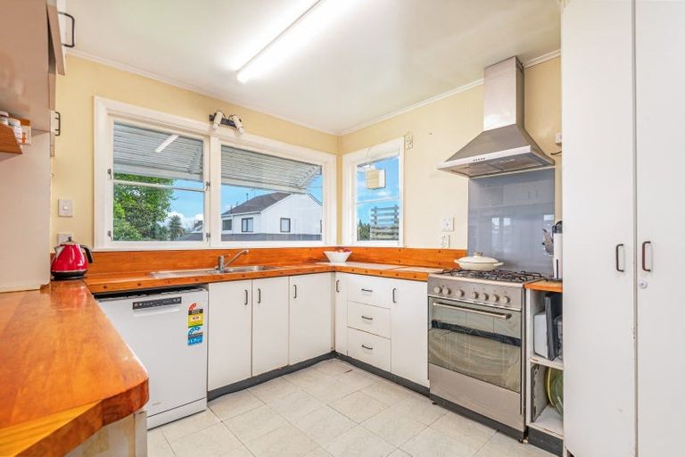 Photo of property in 35 Lincoln Terrace, Hokowhitu, Palmerston North, 4410