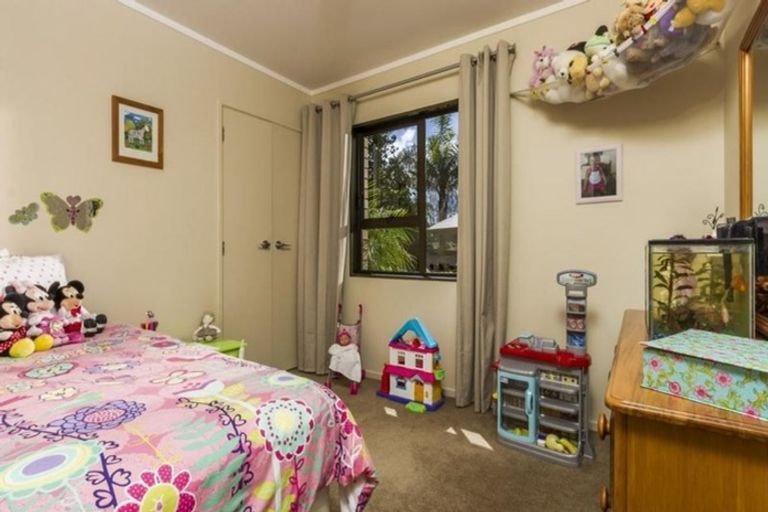 Photo of property in 2c Braemar Road, Castor Bay, Auckland, 0620