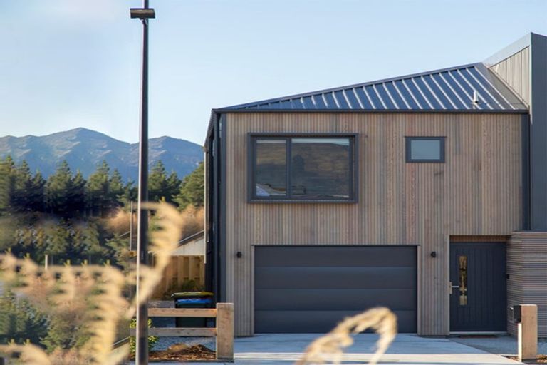 Photo of property in Northlake, 14 Glenavon Green, Wanaka, 9305