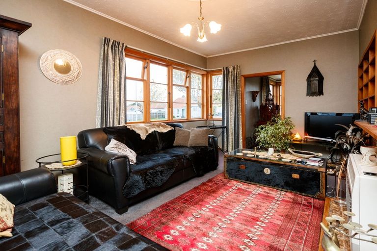 Photo of property in 32 Rangiora Avenue, Roslyn, Palmerston North, 4414