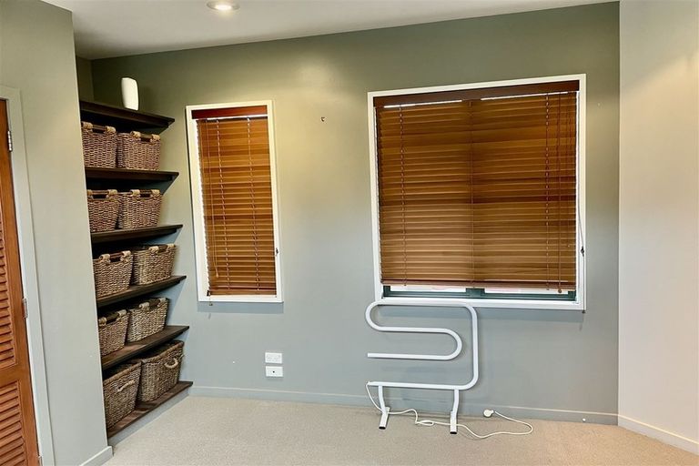 Photo of property in 2a/4 Fleet Street, Devonport, Auckland, 0624