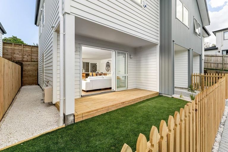 Photo of property in 5/4118a Great North Road, Glen Eden, Auckland, 0602