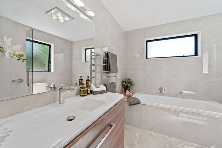 Photo of property in 37 Remuremu Street, Long Bay, Auckland, 0630