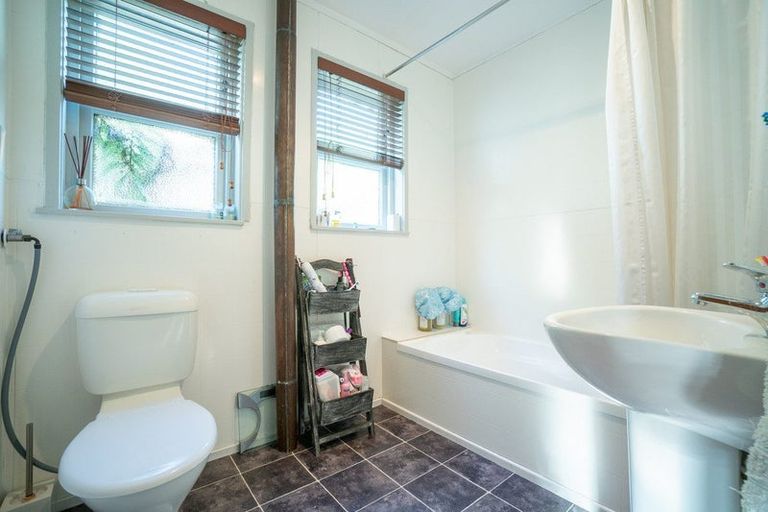 Photo of property in 1 Tyndall Street, Palmerston North, 4414