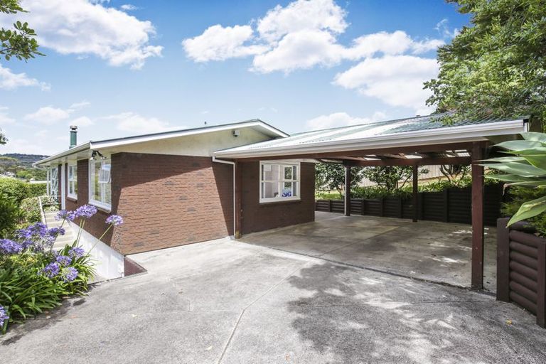 Photo of property in 105 Captain Scott Road, Glen Eden, Auckland, 0602