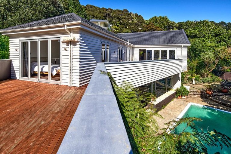 Photo of property in 15 Kowhai Street, Eastbourne, Lower Hutt, 5013