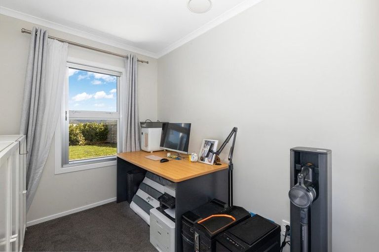 Photo of property in 169 Waipounamu Drive, Kelson, Lower Hutt, 5010