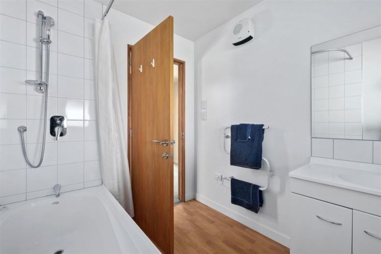 Photo of property in 14 Sherwin Avenue, Albert Town, Wanaka, 9305