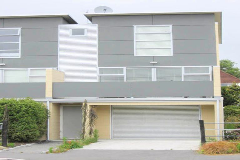 Photo of property in 154 Purchas Street, Edgeware, Christchurch, 8013