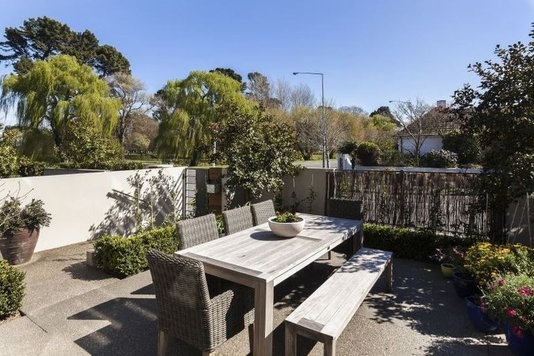 Photo of property in 2/2a Dorset Street, Christchurch Central, Christchurch, 8013