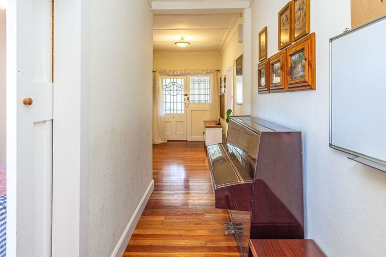 Photo of property in 28 Carlton Avenue, Gonville, Whanganui, 4501