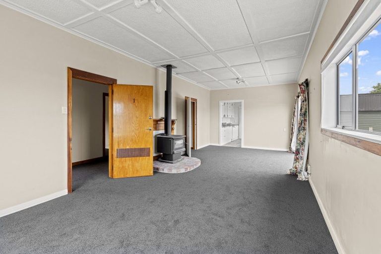 Photo of property in 3 Aratapu Street, Waitara, 4320