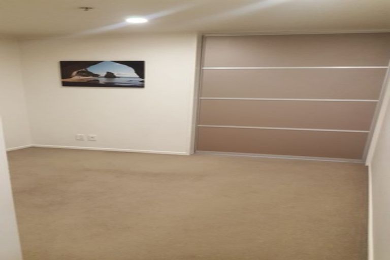Photo of property in Luna Apartments, 1c/16 Burton Street, Grafton, Auckland, 1010