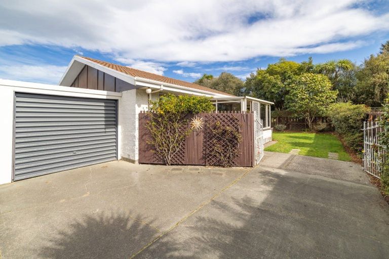 Photo of property in 2/45 Valecrest Avenue, Parklands, Christchurch, 8083