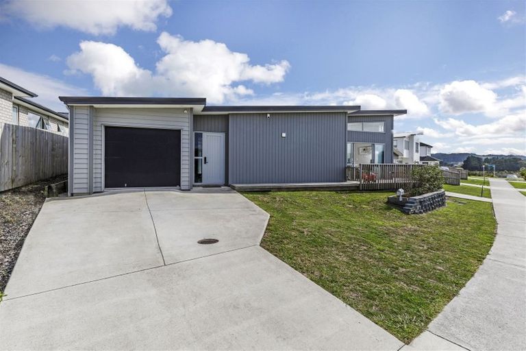 Photo of property in 42 Huarahi Pai Road, Huapai, Kumeu, 0810