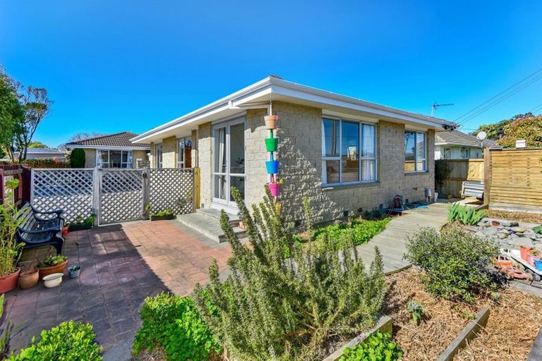 Photo of property in 1/129 Marriotts Road, New Brighton, Christchurch, 8083