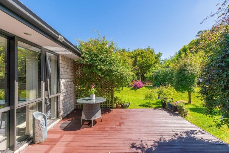 Photo of property in 11 Tauhou Place, Waikanae, 5036