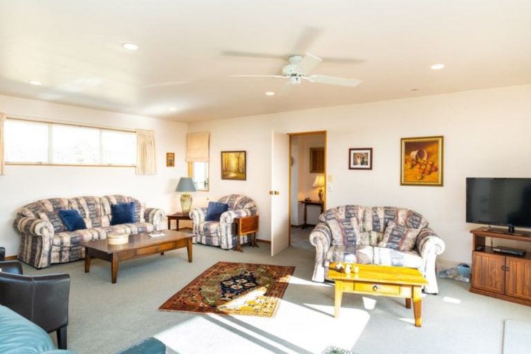 Photo of property in 2/11 Duart Road, Havelock North, 4130