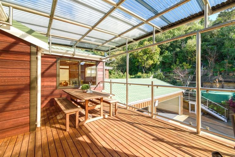 Photo of property in 18 Matakatia Parade, Matakatia, Whangaparaoa, 0930