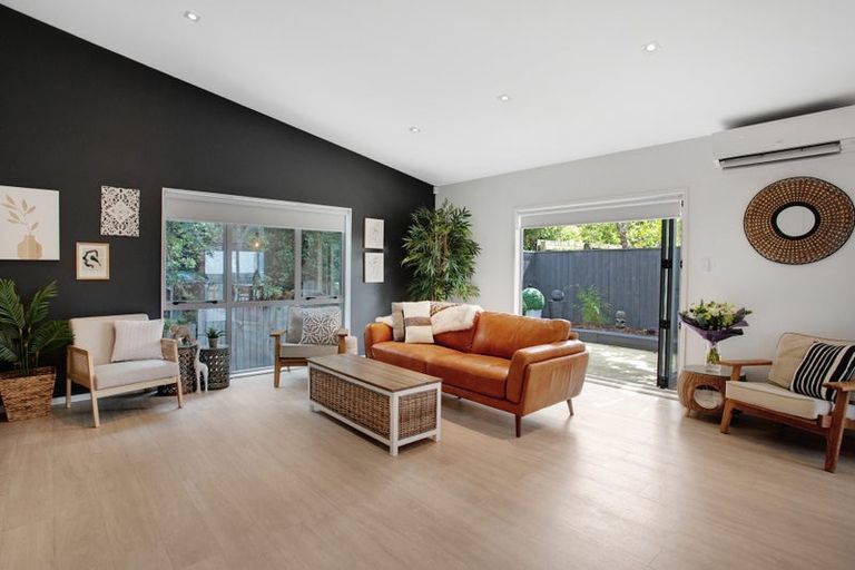 Photo of property in 5a Collingwood Road, Waiuku, 2123