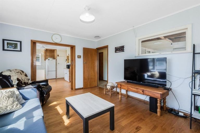 Photo of property in 32 Norfolk Street, Wainuiomata, Lower Hutt, 5014