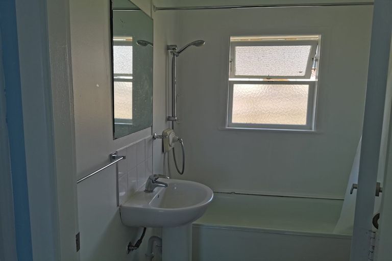 Photo of property in 1/7 Larne Avenue, Pakuranga Heights, Auckland, 2010