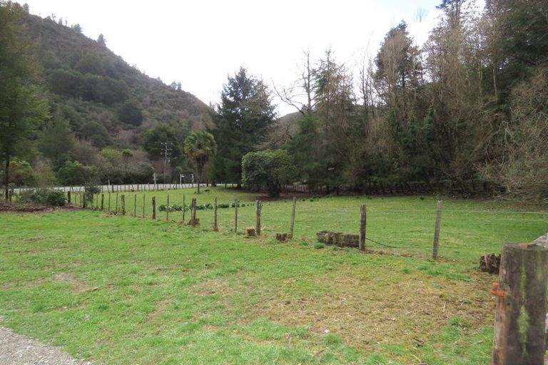 Photo of property in 58 Trennery Street, Blacks Point, Reefton, 7830