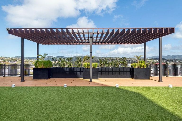 Photo of property in 205/8 Waikumete Road, Glen Eden, Auckland, 0602