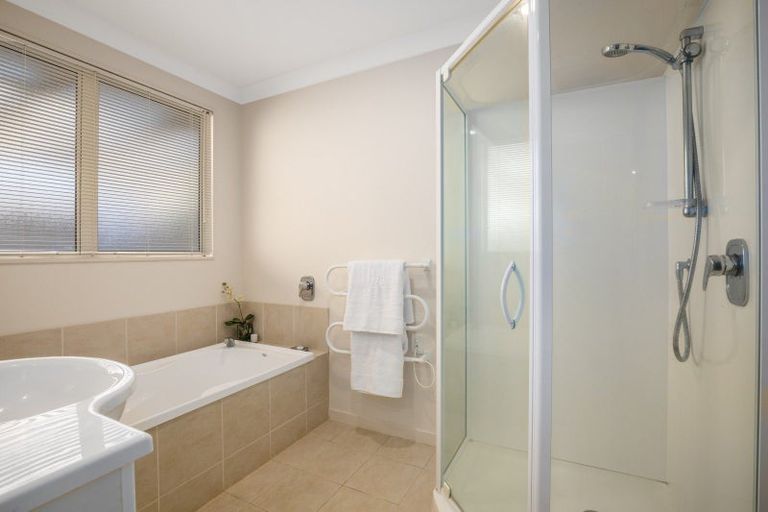 Photo of property in 12 Avion Terrace, Raumati Beach, Paraparaumu, 5032