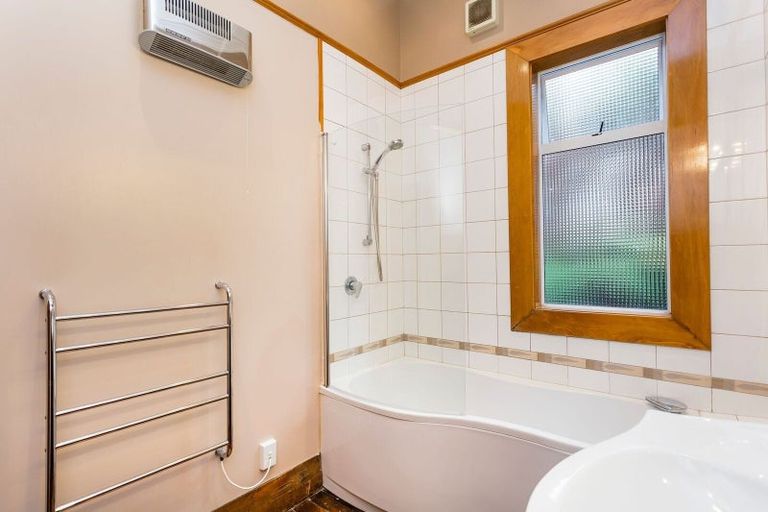 Photo of property in 30 Coughtrey Street, Saint Clair, Dunedin, 9012