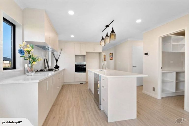 Photo of property in 11 Black Beech Crescent, Takanini, 2110