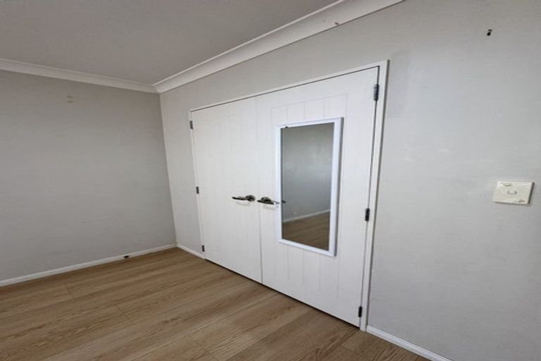 Photo of property in 52 Sapperton Drive, Henderson, Auckland, 0612