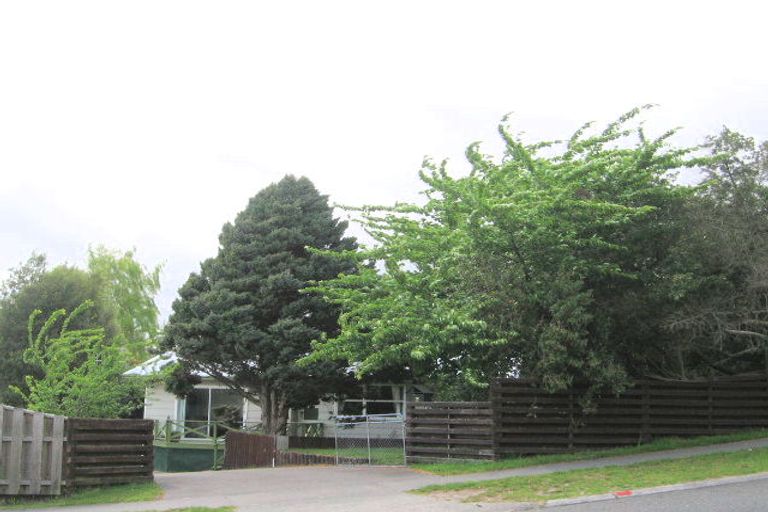 Photo of property in 16 Kotare Street, Hilltop, Taupo, 3330