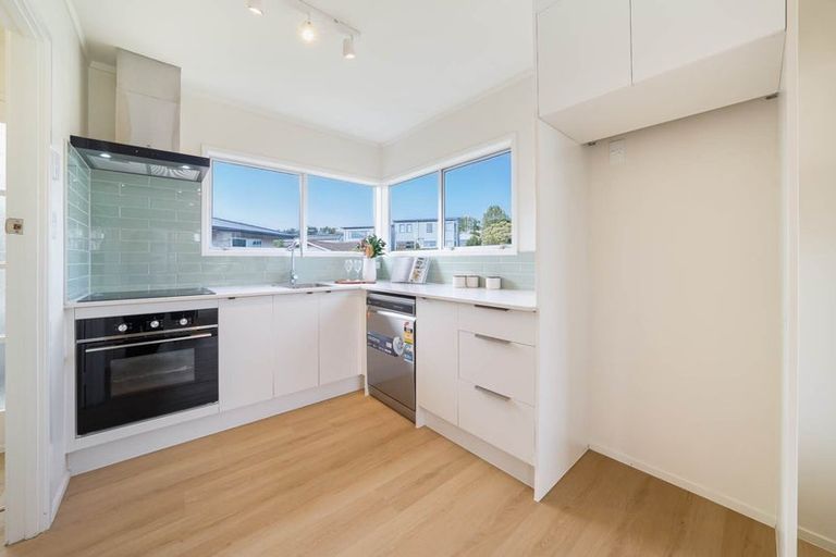 Photo of property in 1/20 Celeste Place, Totara Vale, Auckland, 0627