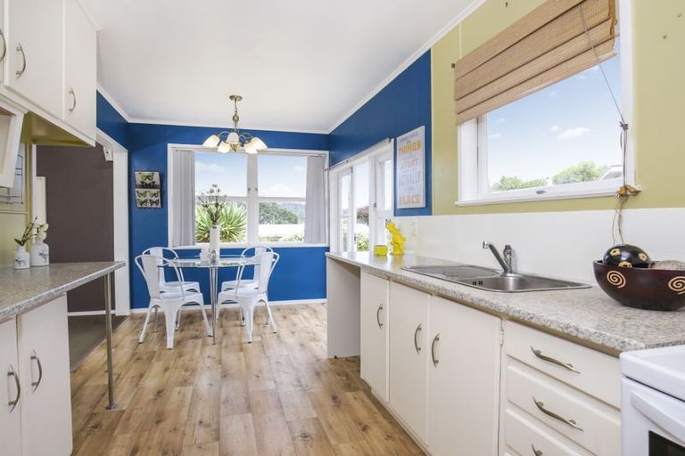 Photo of property in 105 Captain Scott Road, Glen Eden, Auckland, 0602