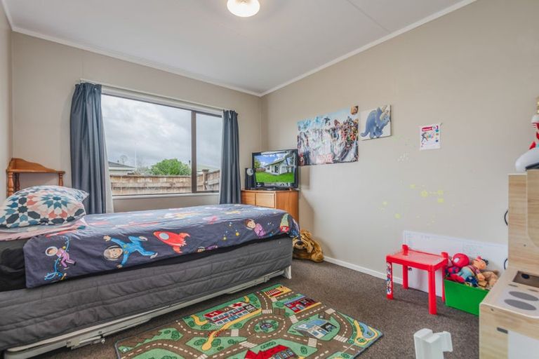 Photo of property in 59 Raglan Avenue, Cloverlea, Palmerston North, 4412