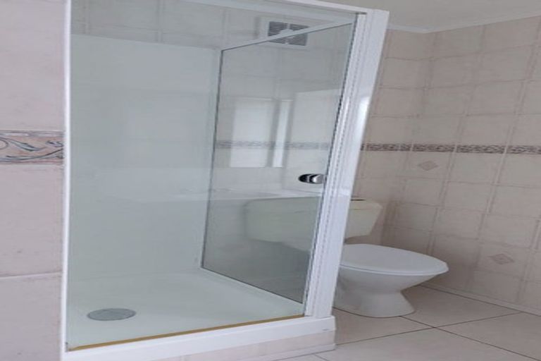 Photo of property in 1/14 Bramley Drive, Farm Cove, Auckland, 2012