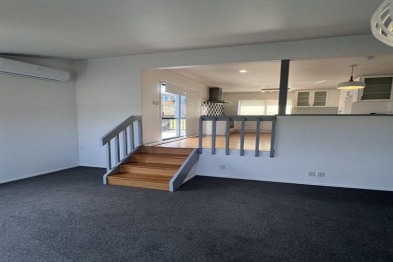 Photo of property in 28 Goodwood Drive, Goodwood Heights, Auckland, 2105