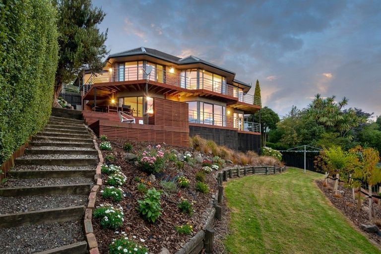 Photo of property in 12 Lucknow Place, Cashmere, Christchurch, 8022