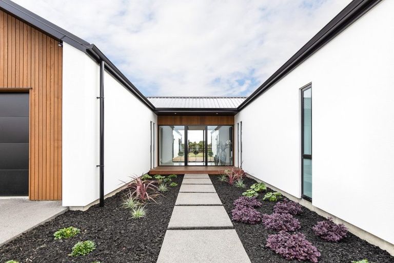 Photo of property in 35 Mike Smith Drive, Cambridge, 3434