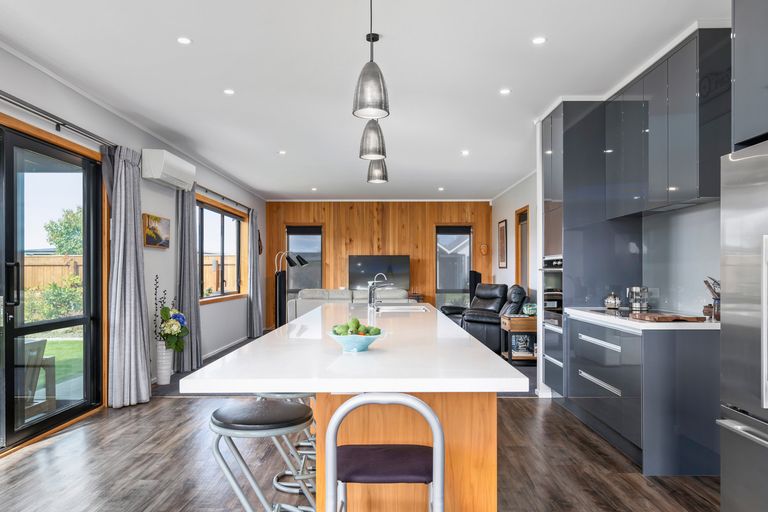 Photo of property in 17 Plains Avenue, Masterton, 5810