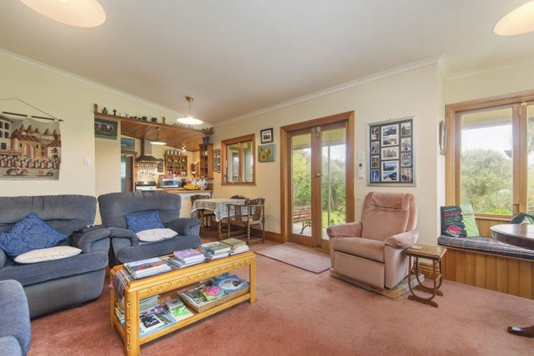 Photo of property in 18 Heatherlea Road West, Levin, 5575